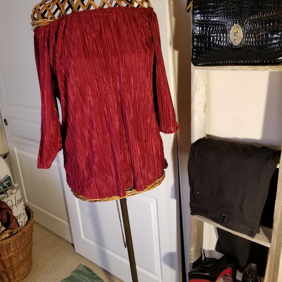 Blouse in Black and Dark Red - Picture 5 of 8
